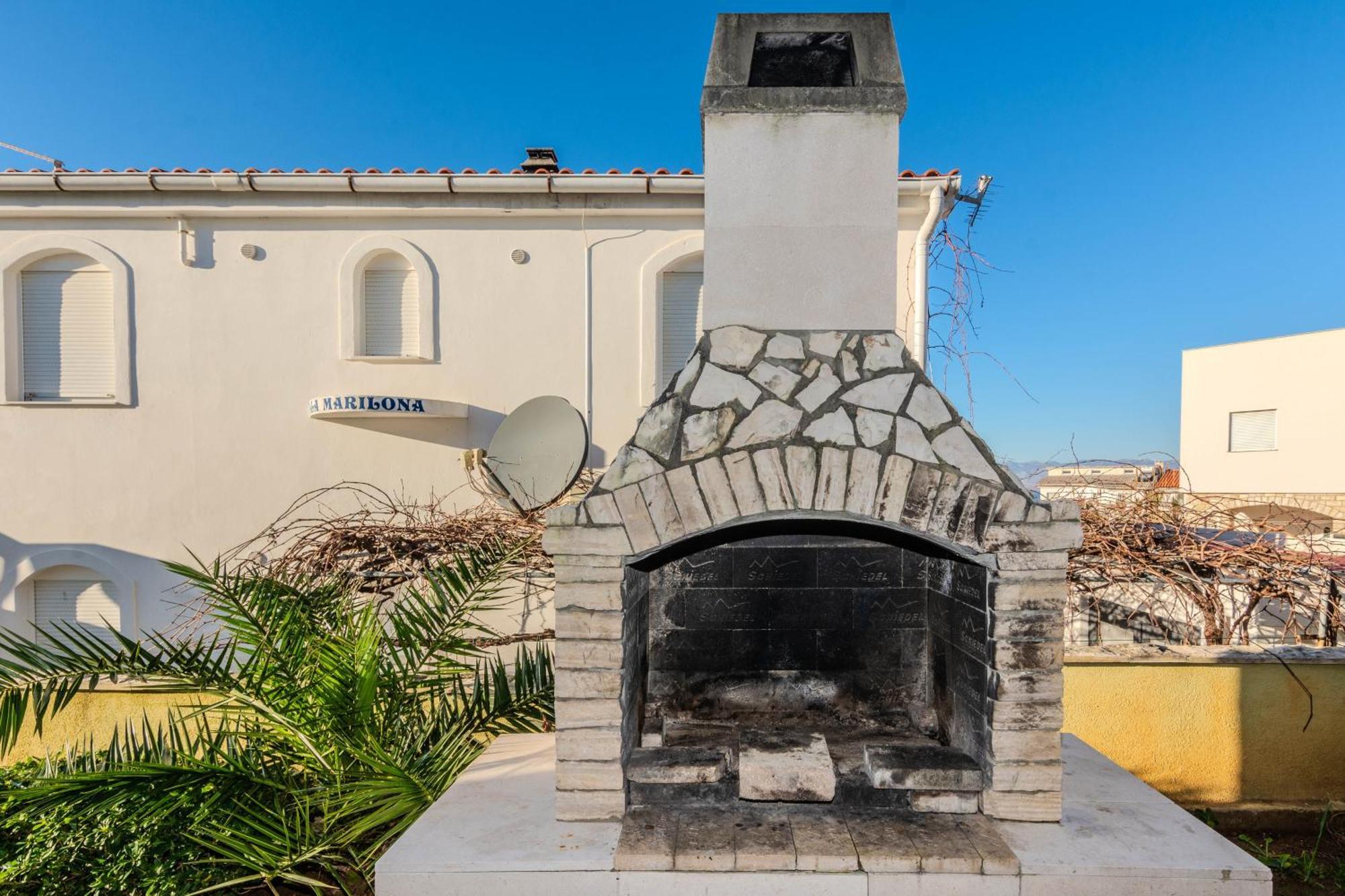 Apartments By The Sea Vir - Lozice, Vir - 18593 Εξωτερικό φωτογραφία